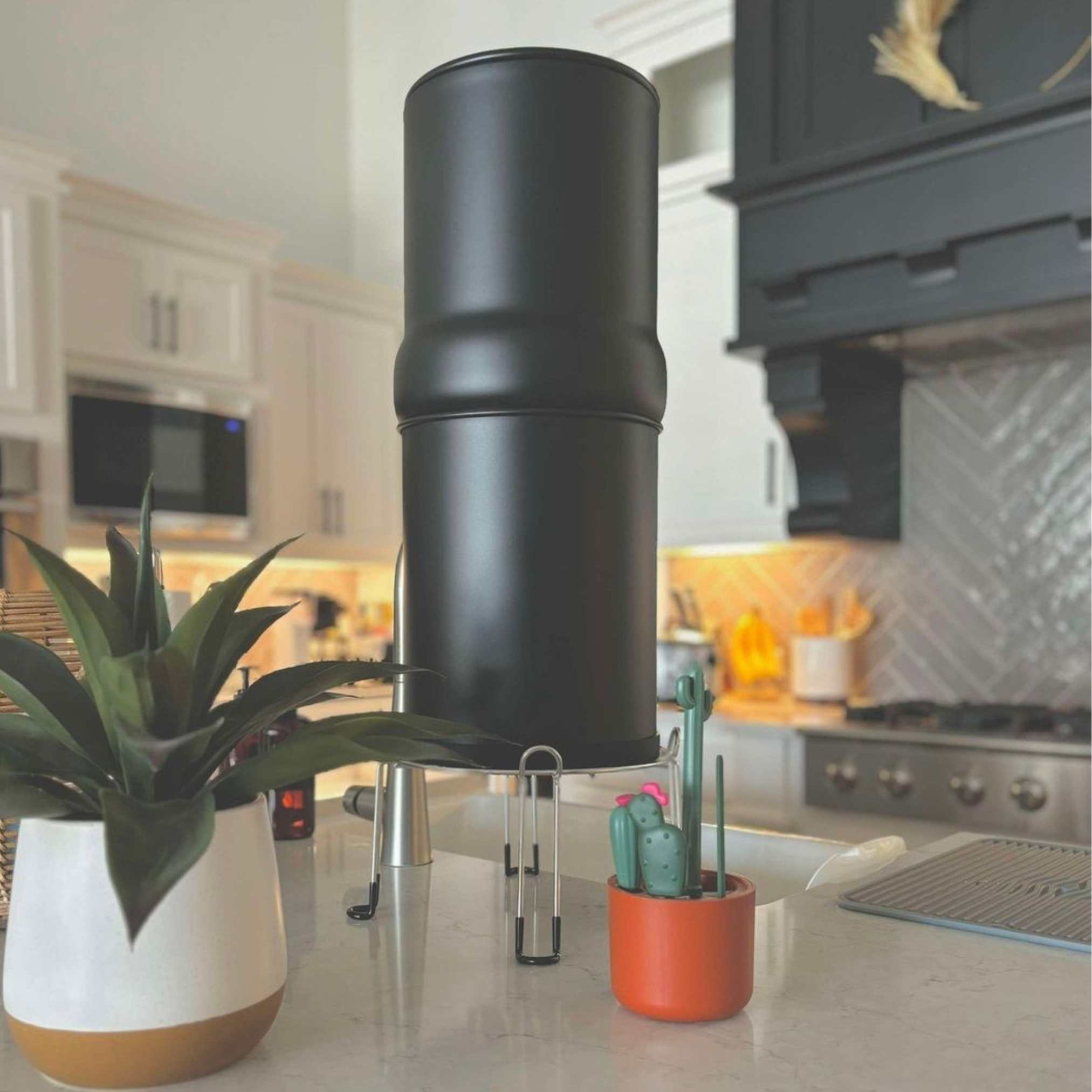 6 Litres Inox Noir Édition Limitée - Filtre à Eau et Purificateur d’Eau - EuroGuard Filtre